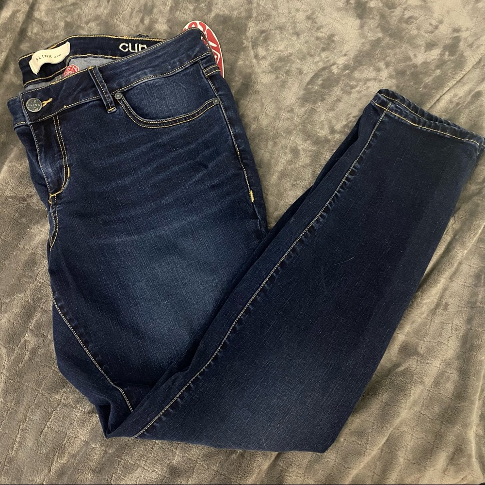 Slink jeans with a beautiful rose embroidery